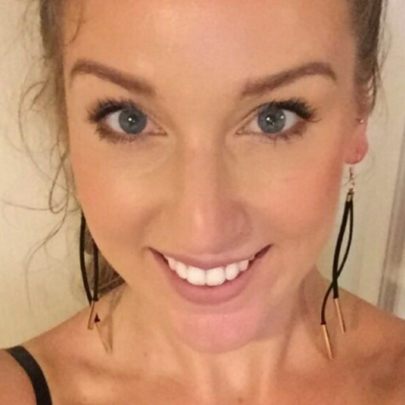 💥😜 5/$20 🎀 🌻HP🎉 Dainty Black & Gold - Picture 4 of 4